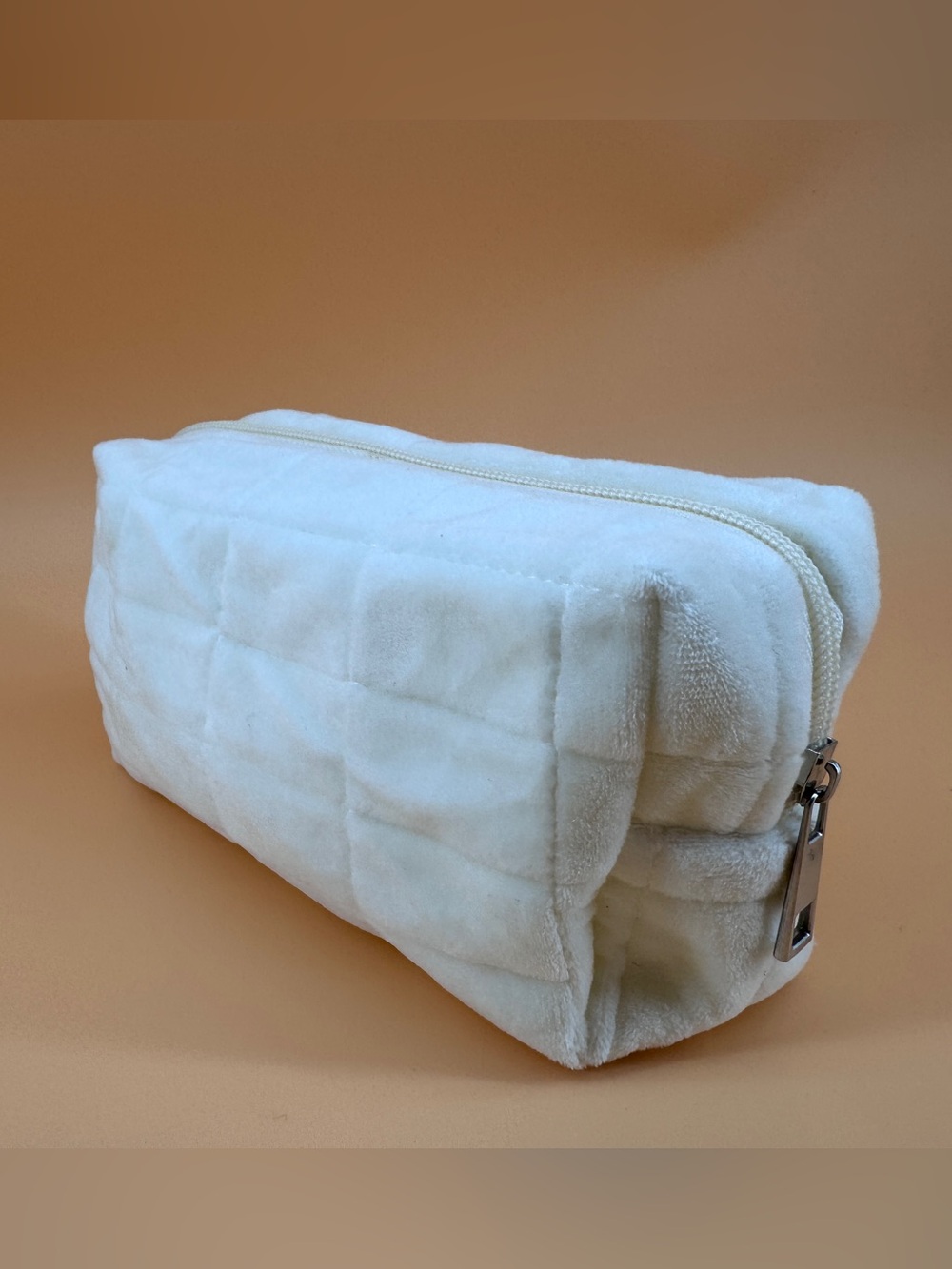 Wild Fable Target Quilted Bow Makeup Bag White - Picture 4 of 13